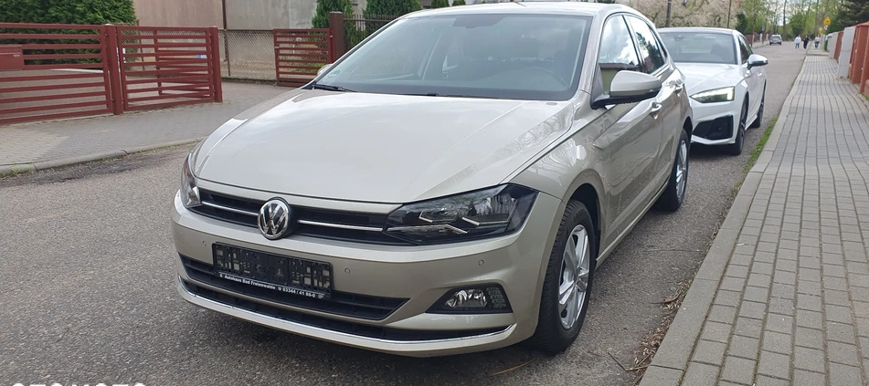 Volkswagen Polo cena 45999 przebieg: 68900, rok produkcji 2018 z Mieszkowice małe 56